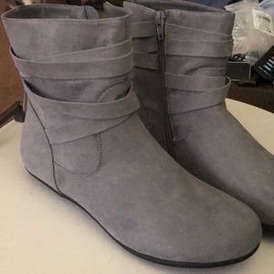 Booties size 8W